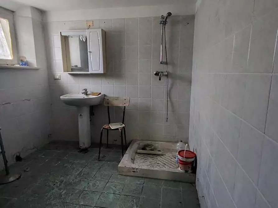 Immagine 21 di Casa indipendente in vendita  a Santa Maria A Monte