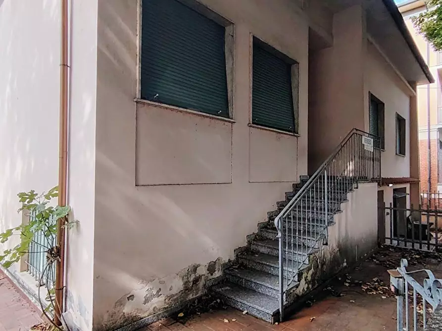 Immagine 4 di Casa indipendente in vendita  a Santa Maria A Monte