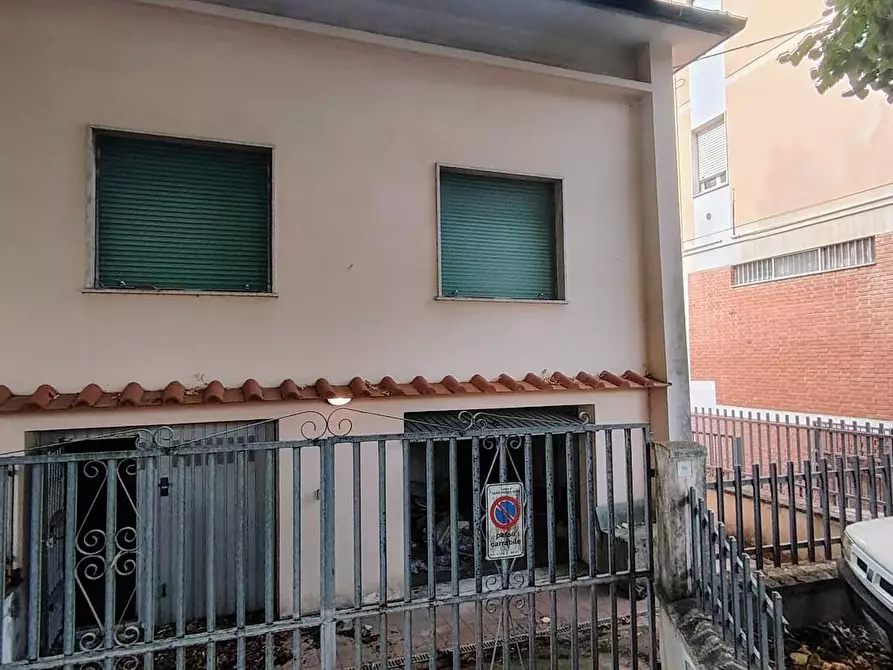 Immagine 2 di Casa indipendente in vendita  a Santa Maria A Monte