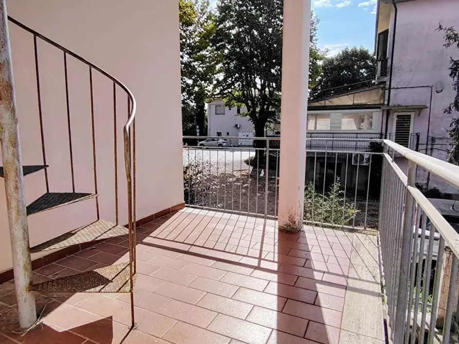 Immagine 6 di Casa indipendente in vendita  a Santa Maria A Monte