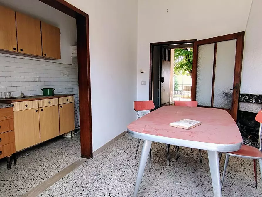 Immagine 8 di Casa indipendente in vendita  a Santa Maria A Monte