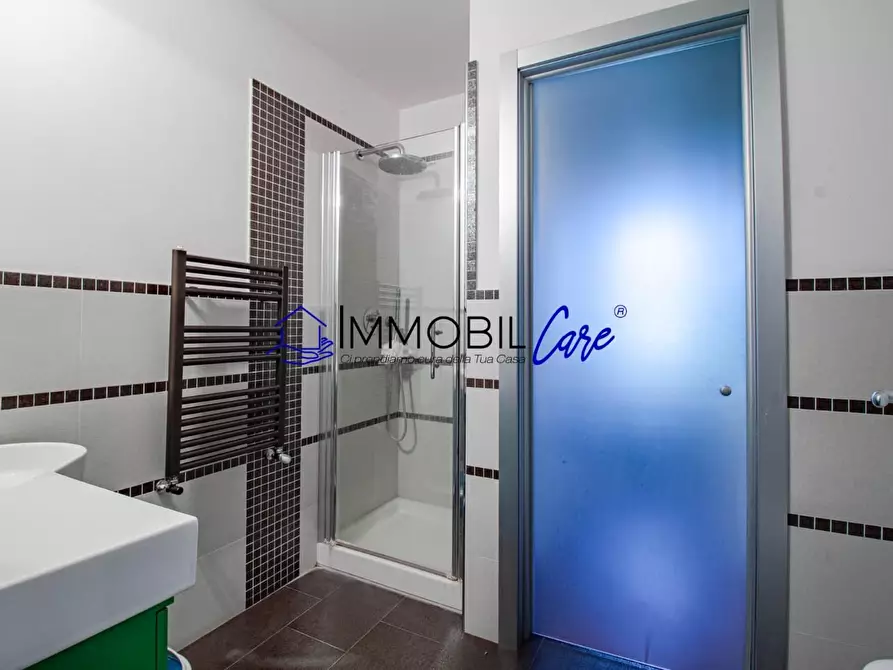 Immagine 22 di Villa in vendita  a Livorno