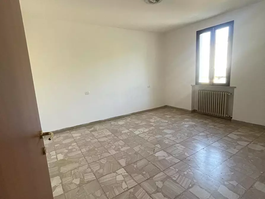 Immagine 8 di Appartamento in vendita  a Reggio Nell'emilia