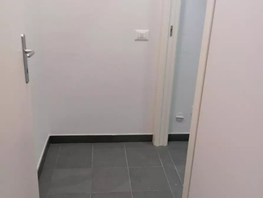 Immagine 4 di Appartamento in affitto  a Carrara