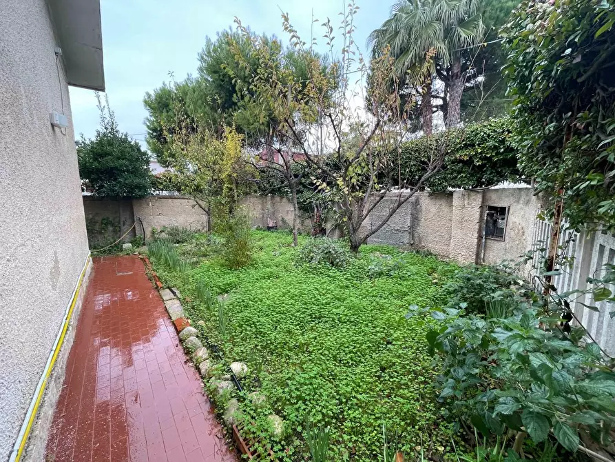 Immagine 15 di Villa in vendita  a Taranto