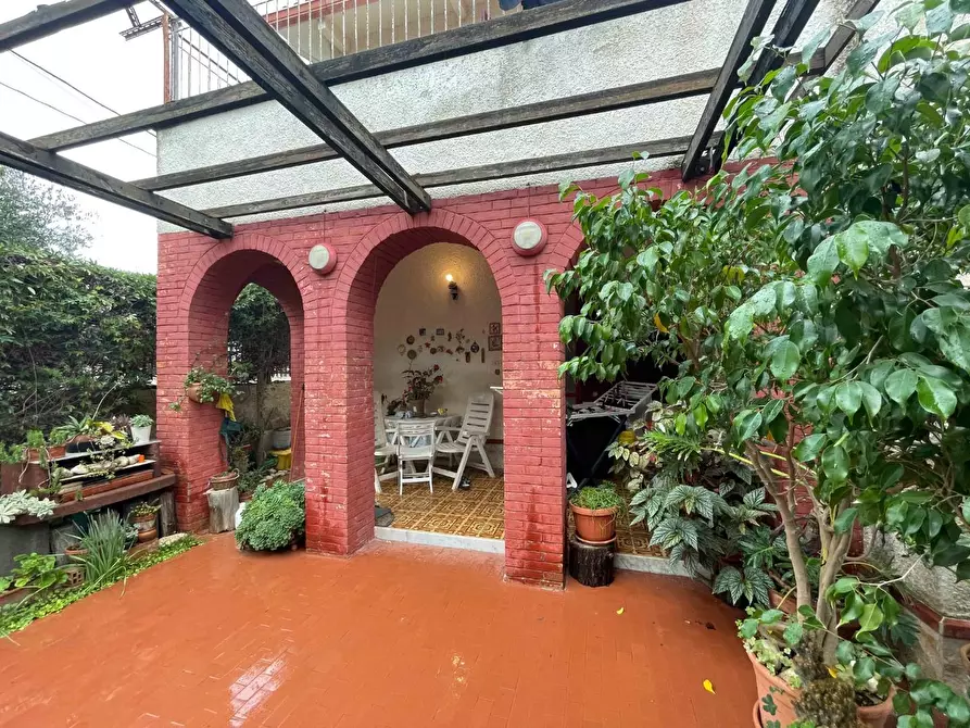 Immagine 1 di Villa in vendita  a Taranto