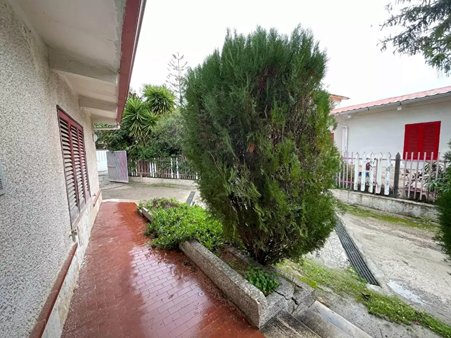 Immagine 24 di Villa in vendita  a Taranto