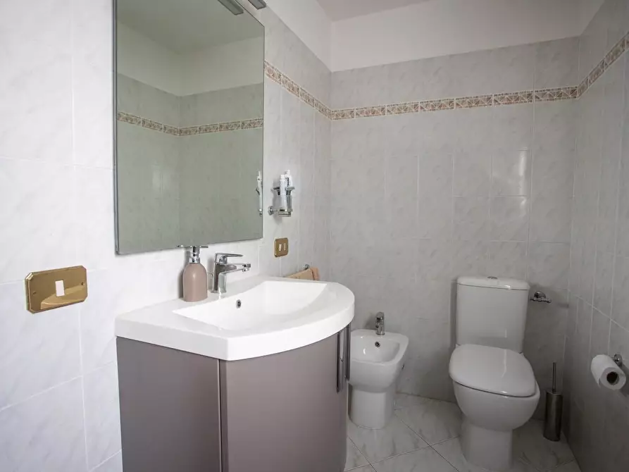 Immagine 14 di Casa bifamiliare in vendita  a San Giuliano Terme