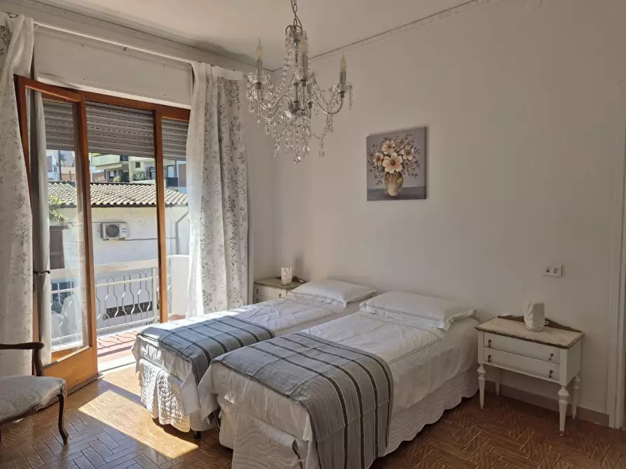 Immagine 8 di Appartamento in affitto  a Carrara