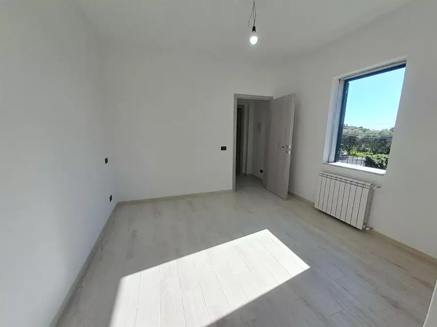 Immagine 10 di Casa semindipendente in vendita  a Ortonovo