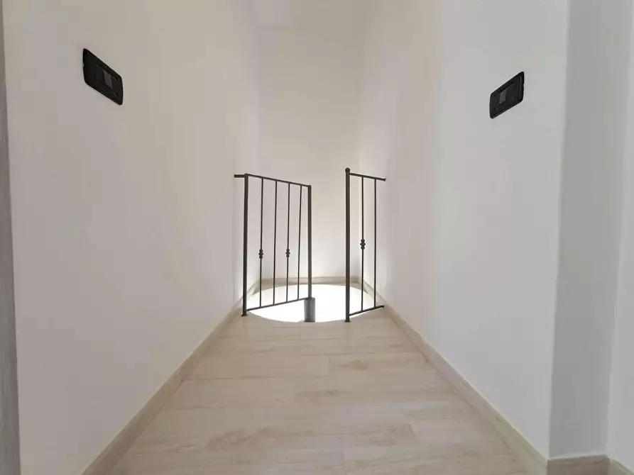 Immagine 2 di Casa semindipendente in vendita  a Ortonovo