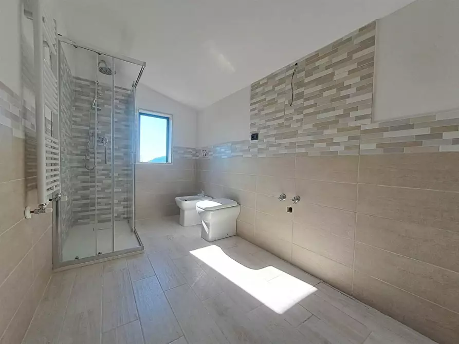 Immagine 3 di Casa semindipendente in vendita  a Ortonovo