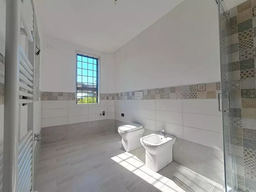 Immagine 9 di Casa semindipendente in vendita  a Ortonovo