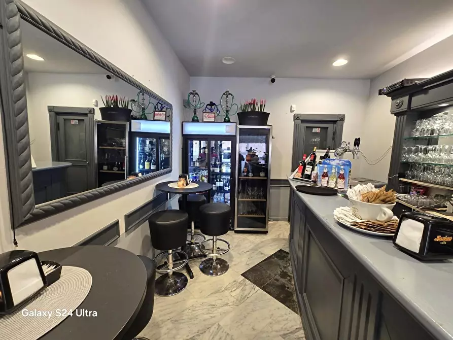 Immagine 2 di Bar / Ristorante in vendita  a Massa