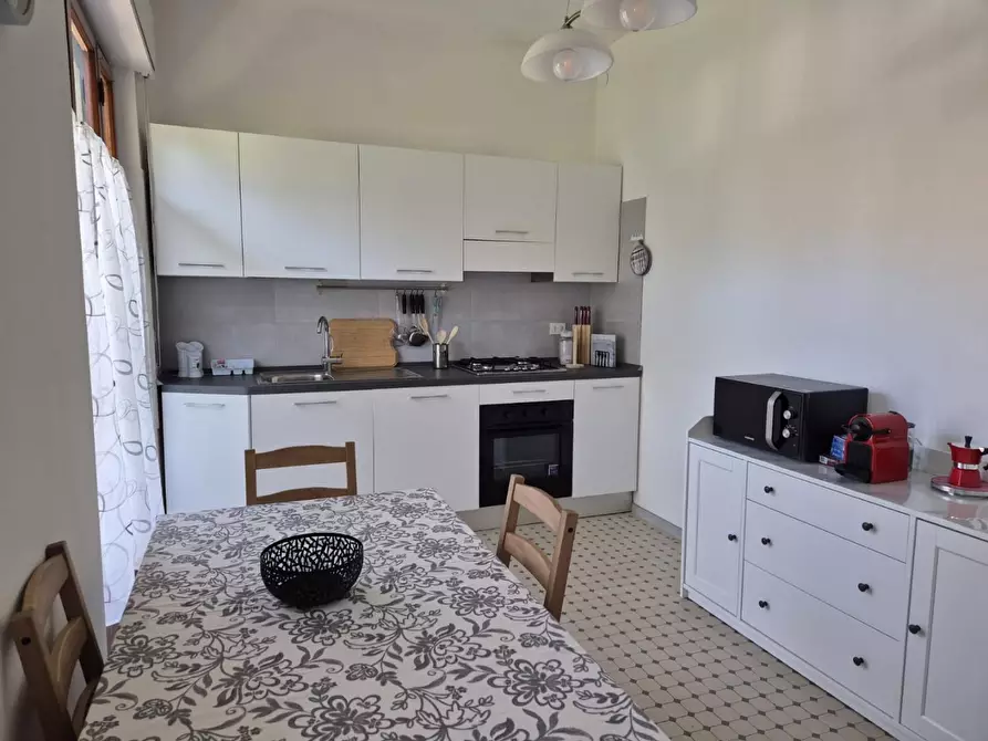 Immagine 4 di Appartamento in affitto  a Carrara