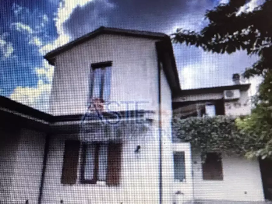 Immagine 1 di Appartamento in vendita  a Vecchiano