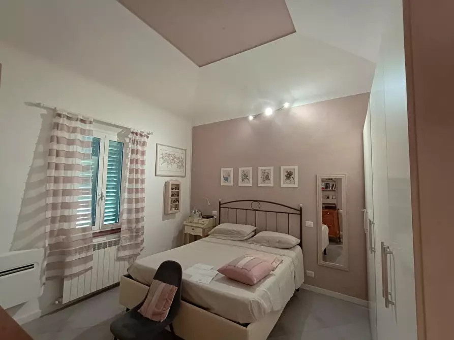 Immagine 11 di Appartamento in vendita  a Siena