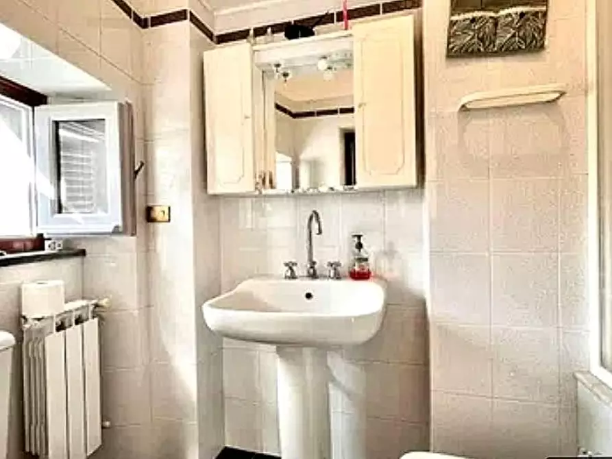 Immagine 26 di Terratetto in vendita  a Massa