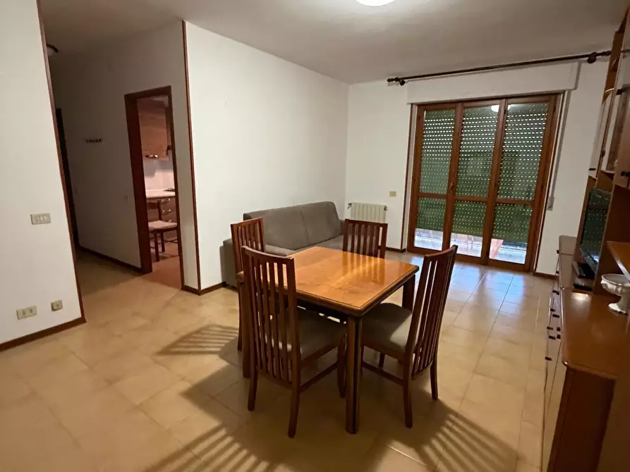 Immagine 1 di Appartamento in affitto  a Sarzana