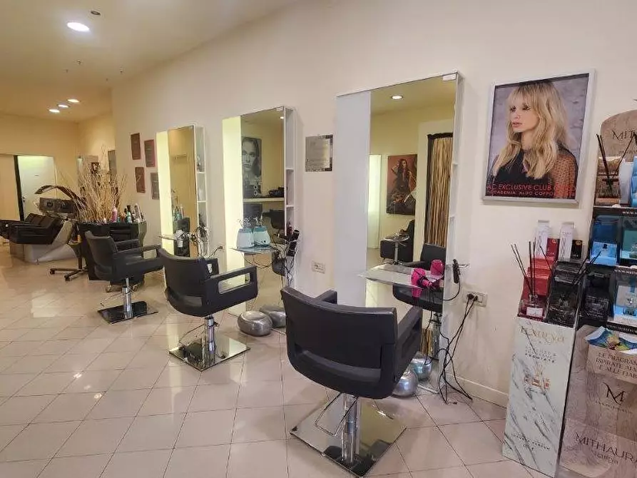 Immagine 1 di Attività commerciale in vendita  a Calci