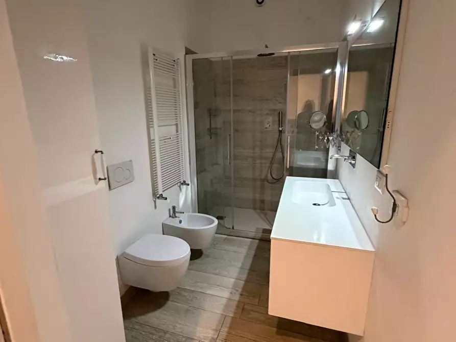 Immagine 13 di Appartamento in vendita  a Carrara