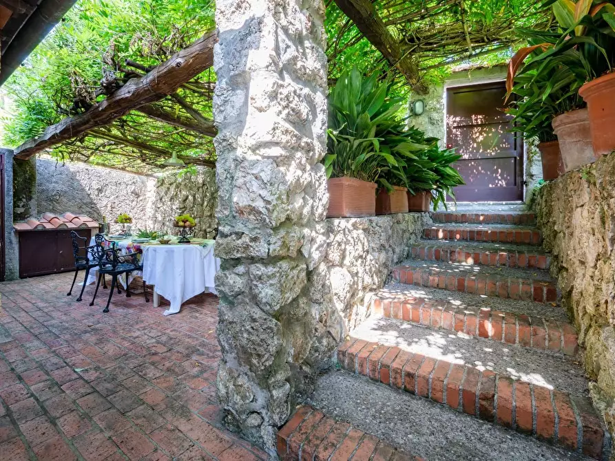 Immagine 53 di Villa in vendita  a Camaiore