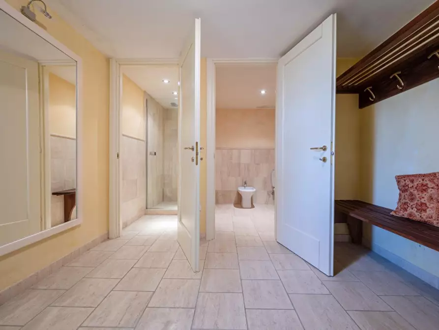 Immagine 77 di Villa in vendita  a Camaiore