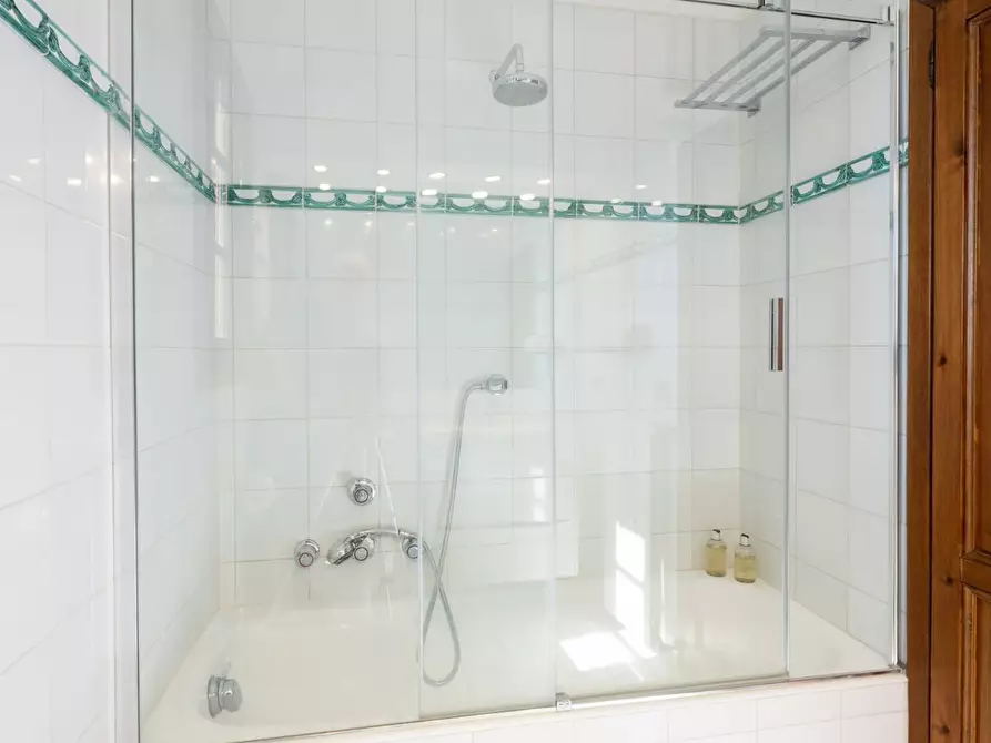 Immagine 69 di Villa in vendita  a Camaiore