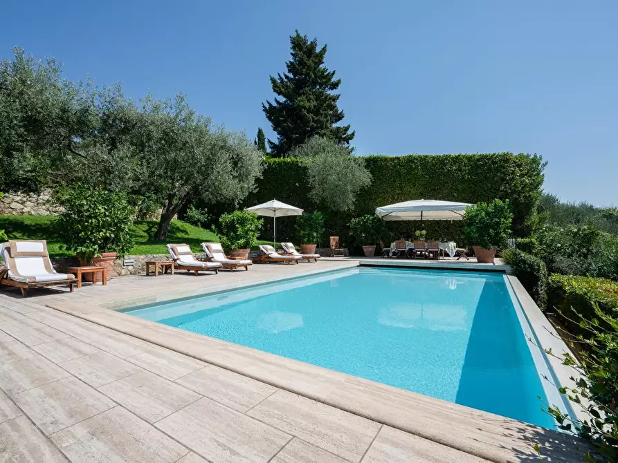 Immagine 28 di Villa in vendita  a Camaiore