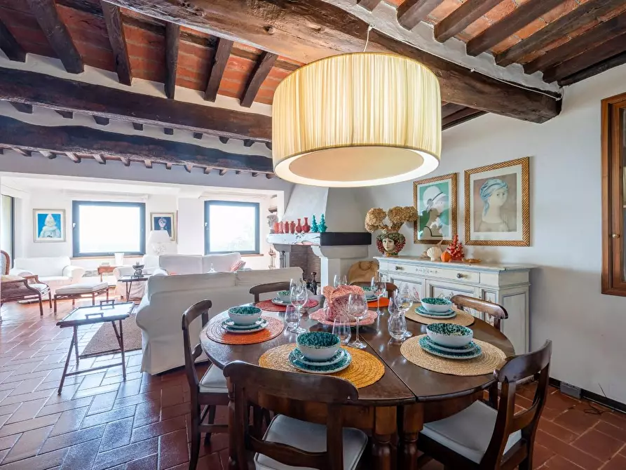 Immagine 61 di Villa in vendita  a Camaiore