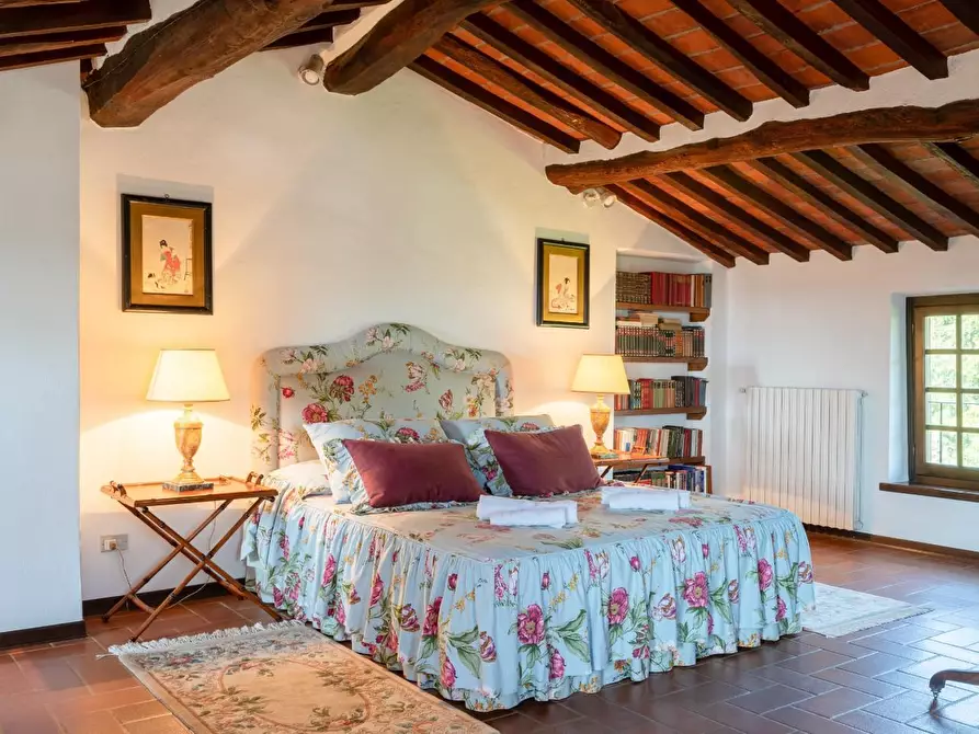 Immagine 22 di Villa in vendita  a Camaiore