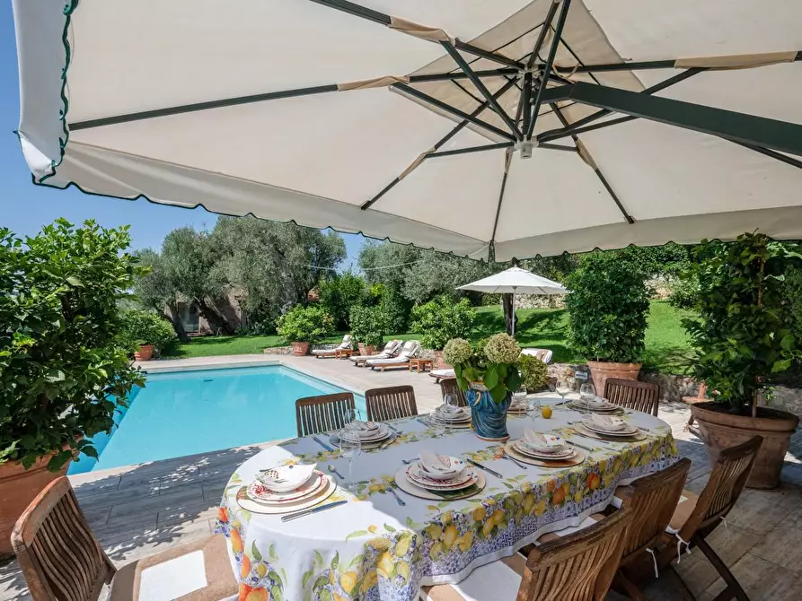 Immagine 41 di Villa in vendita  a Camaiore