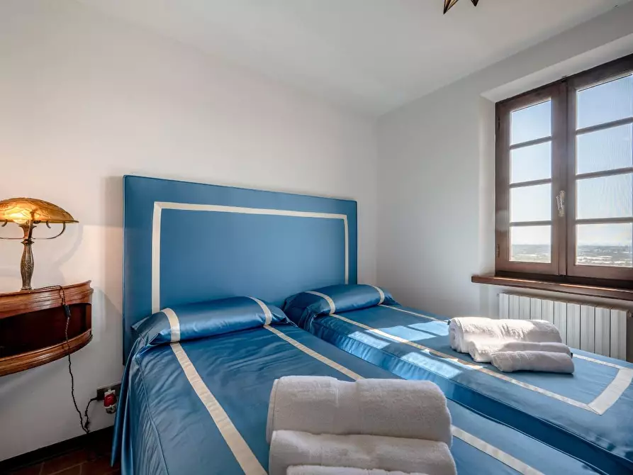 Immagine 72 di Villa in vendita  a Camaiore