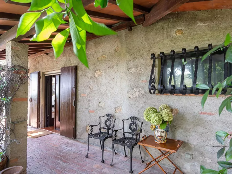 Immagine 7 di Villa in vendita  a Camaiore