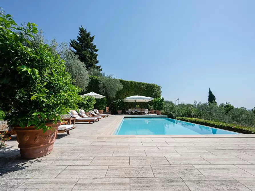 Immagine 30 di Villa in vendita  a Camaiore