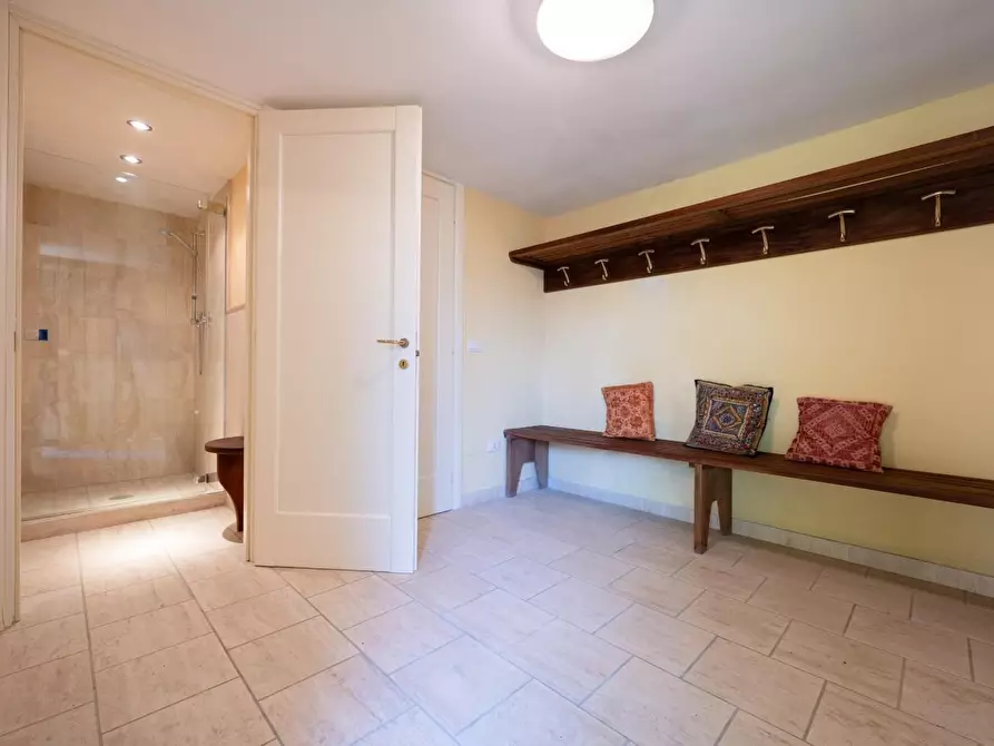 Immagine 78 di Villa in vendita  a Camaiore