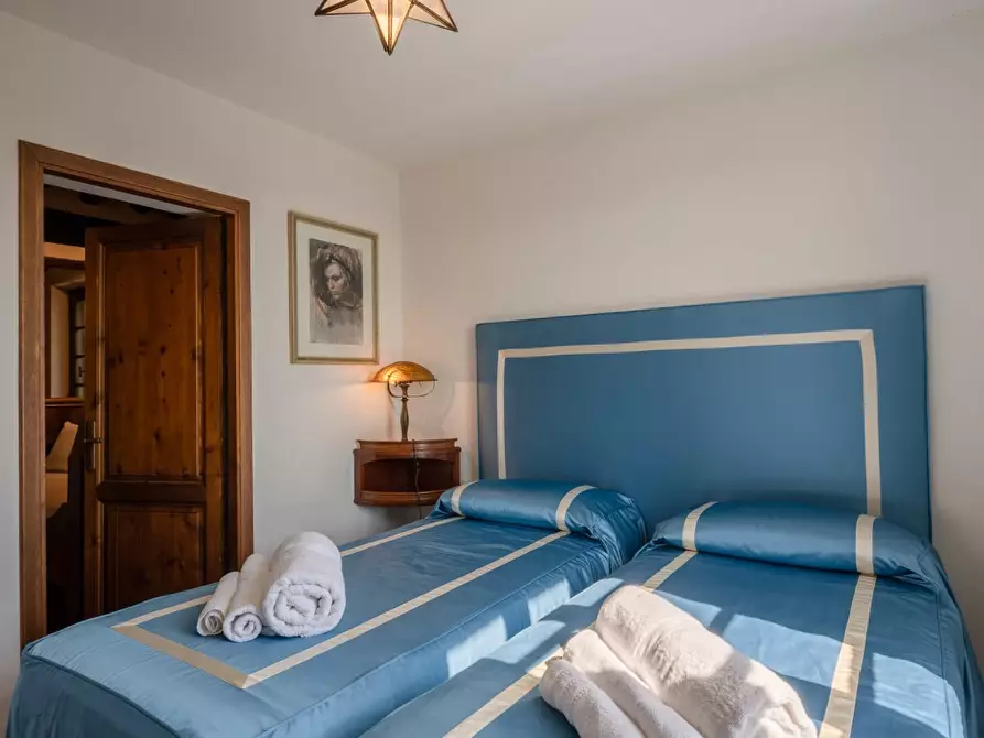 Immagine 71 di Villa in vendita  a Camaiore