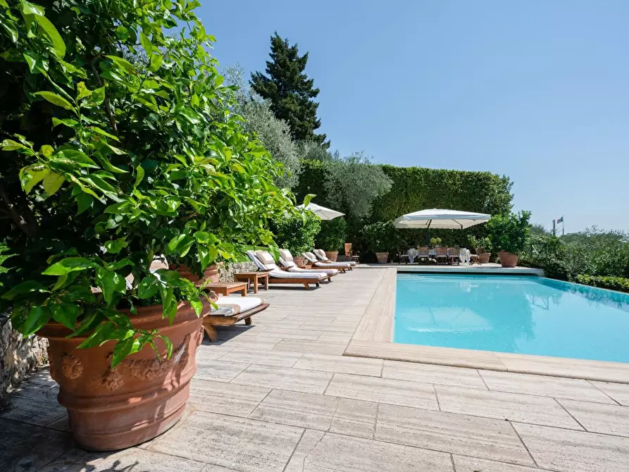 Immagine 29 di Villa in vendita  a Camaiore