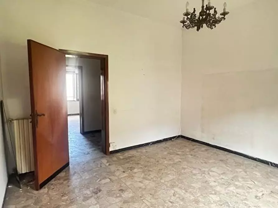 Immagine 38 di Villa in vendita  a Massa