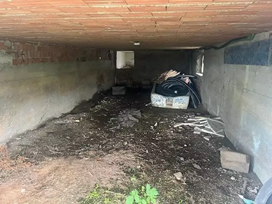 Immagine 9 di Villa in vendita  a Massa