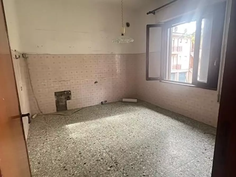 Immagine 16 di Villa in vendita  a Massa