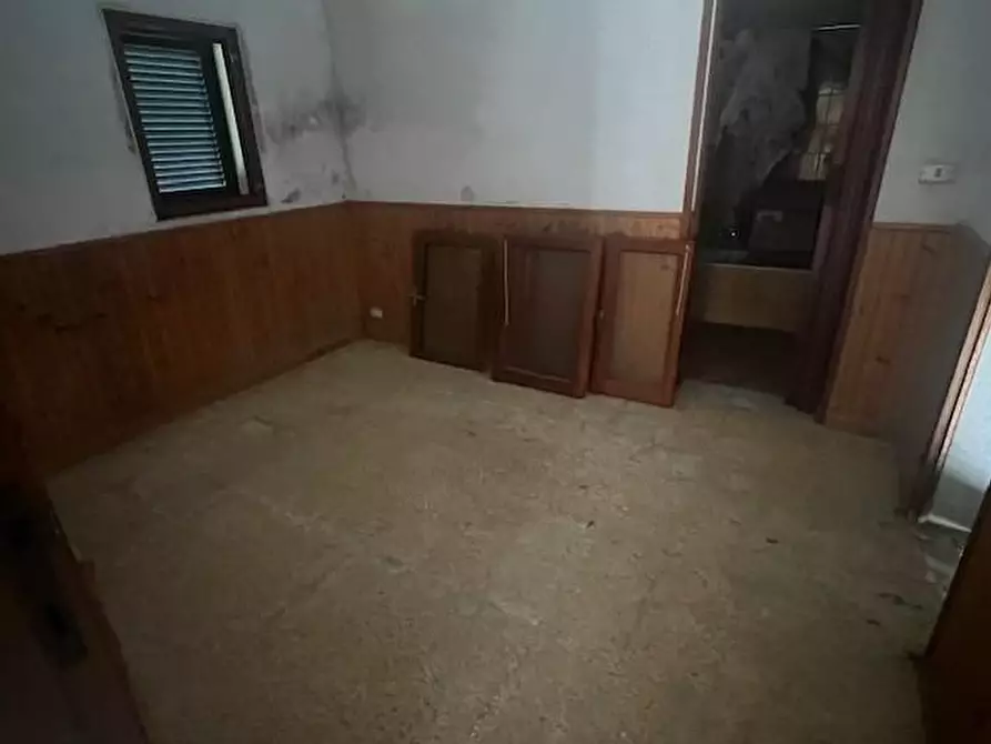 Immagine 47 di Villa in vendita  a Massa