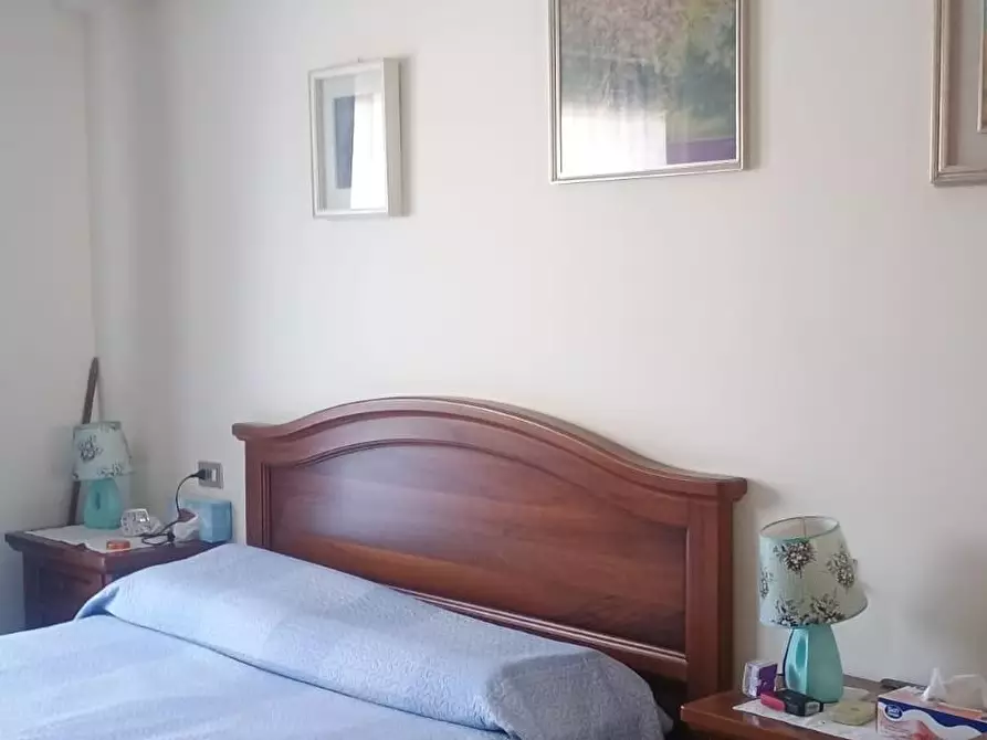 Immagine 16 di Mansarda in vendita  a Viareggio