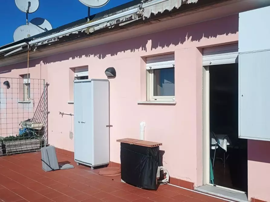 Immagine 28 di Mansarda in vendita  a Viareggio