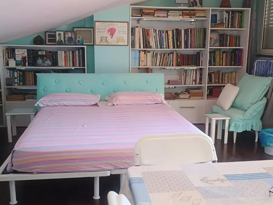 Immagine 25 di Mansarda in vendita  a Viareggio