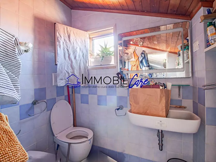 Immagine 11 di Appartamento in vendita  a Livorno