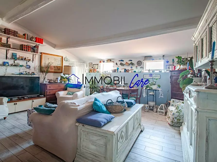 Immagine 3 di Appartamento in vendita  a Livorno