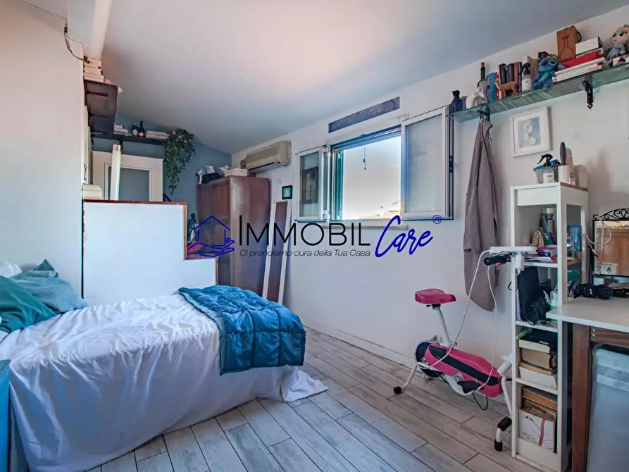 Immagine 7 di Appartamento in vendita  a Livorno