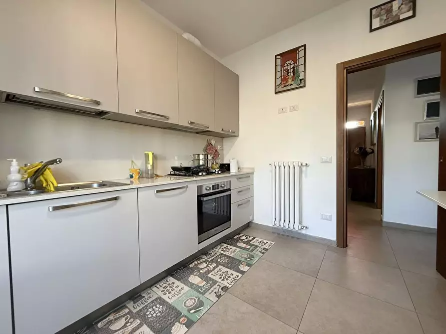 Immagine 4 di Appartamento in vendita  a Siena