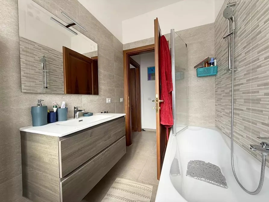 Immagine 8 di Appartamento in vendita  a Siena